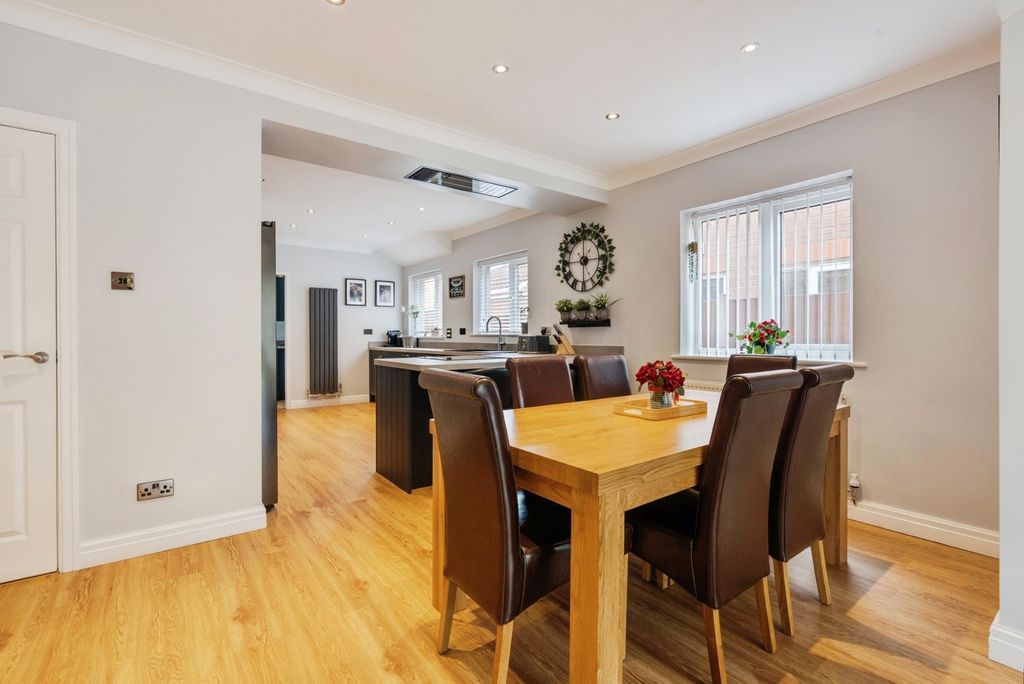 Property photo 3 of 22 Pbox-Img.Jpg