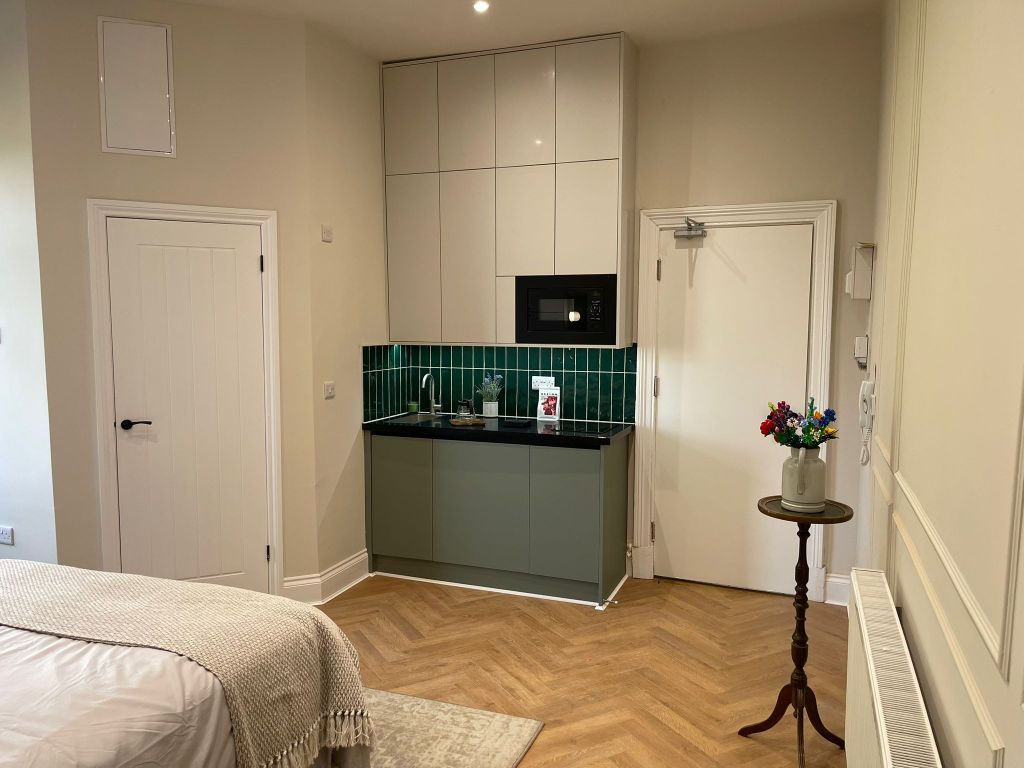 Property photo 3 of 8 Studio