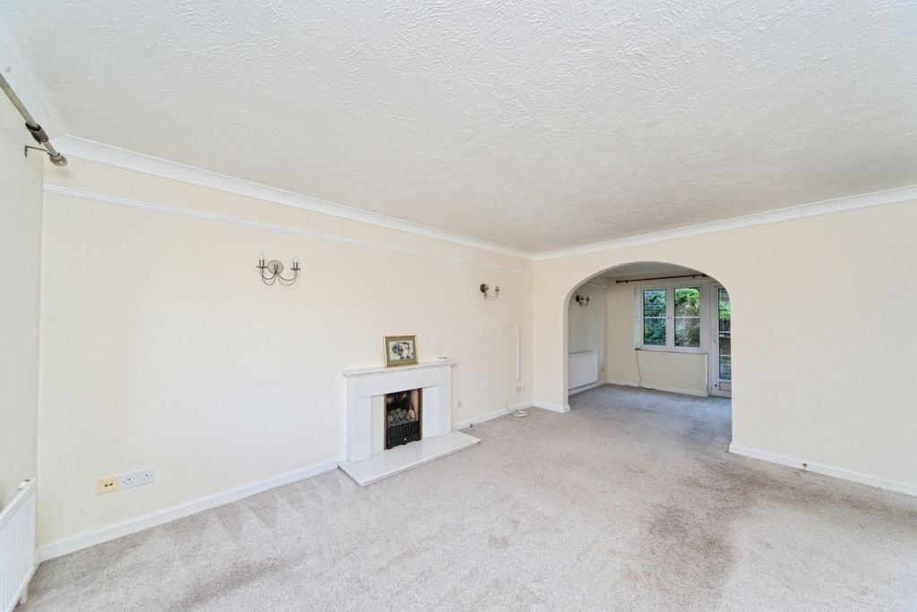 Property photo 3 of 16 Photo