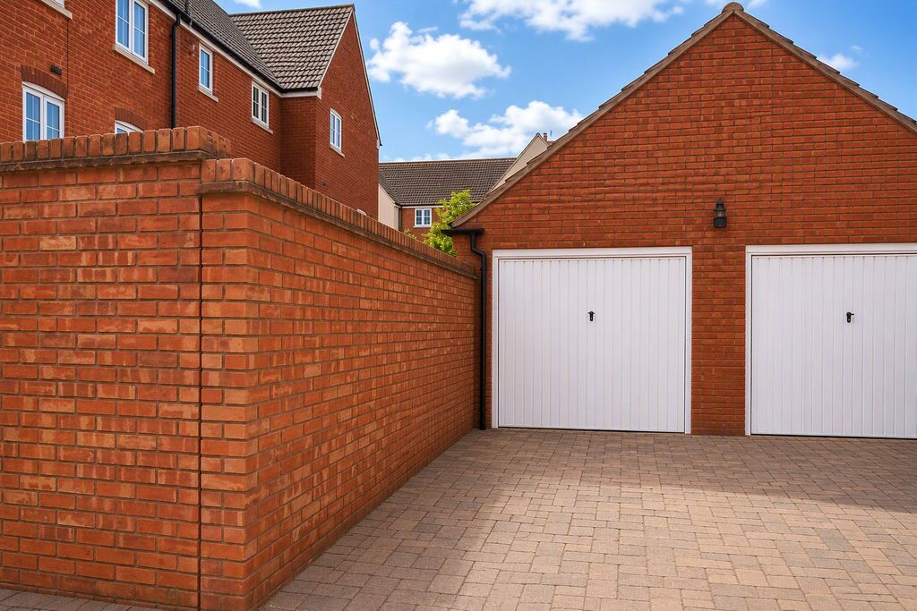 Property photo 1 of 11 Picture No. 22