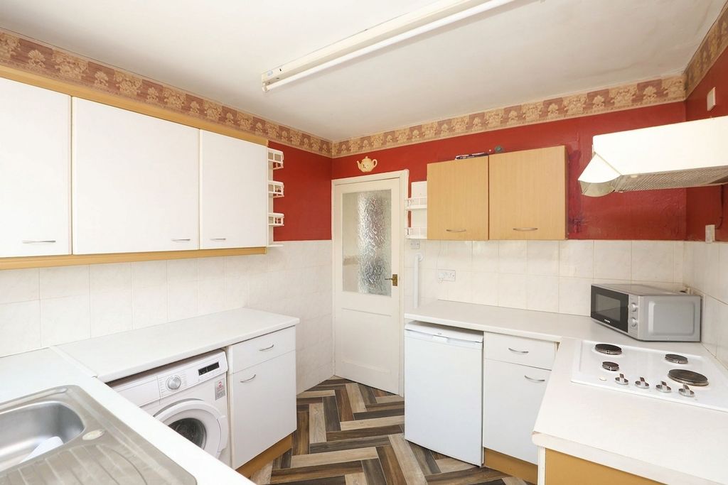 Property photo 2 of 21