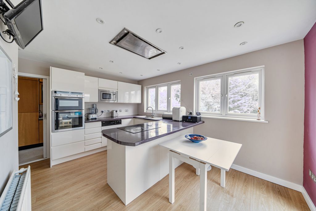 Property photo 3 of 16 1440985-14-69E7999d2011B