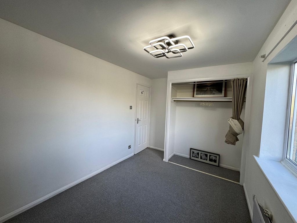 Property photo 3 of 27