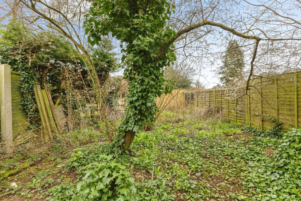 Property photo 2 of 35