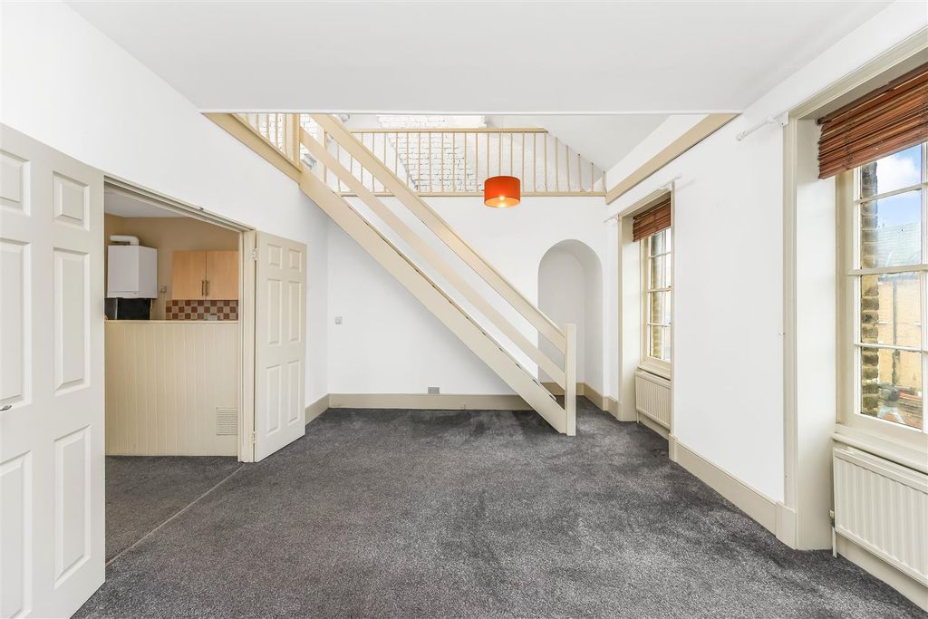 Property photo 2 of 24