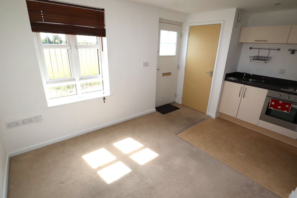 Property photo 2 of 6