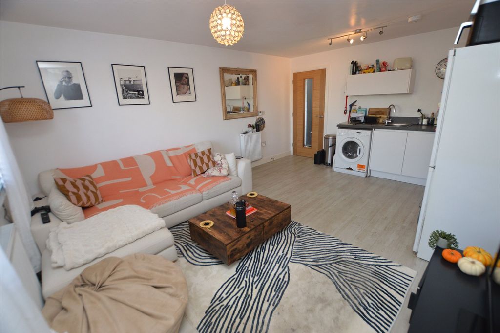 Property photo 3 of 6 Picture No. 02