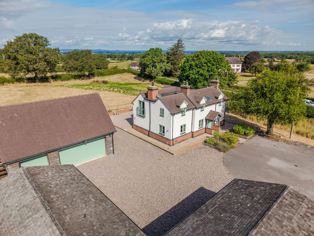 Property photo 2 of 34