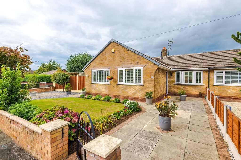 Property photo 1 of 43