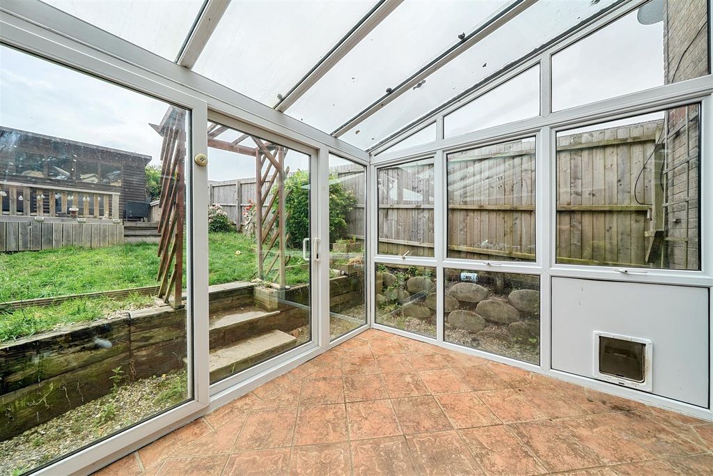 Property photo 3 of 10 Conservatory