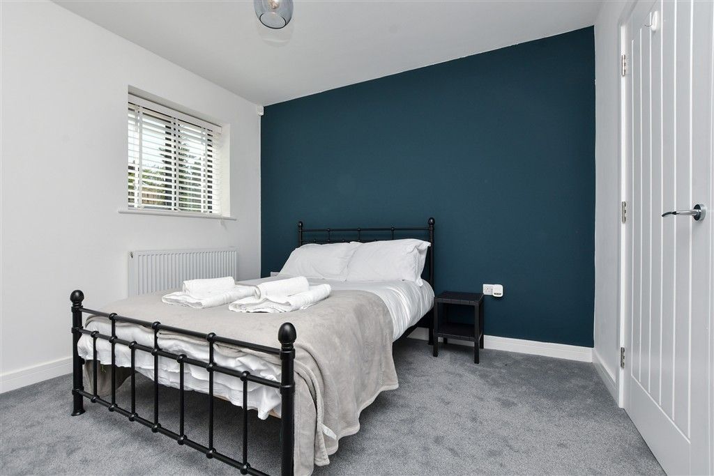 Property photo 1 of 16 Bedroom 1