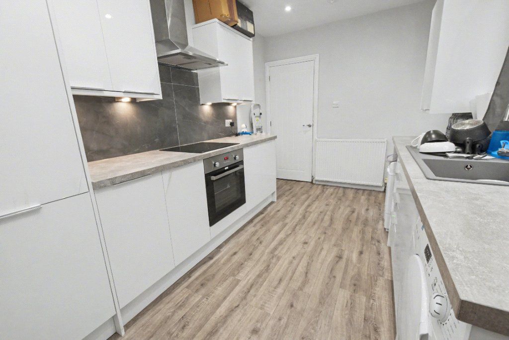 Property photo 3 of 15 Kitchen