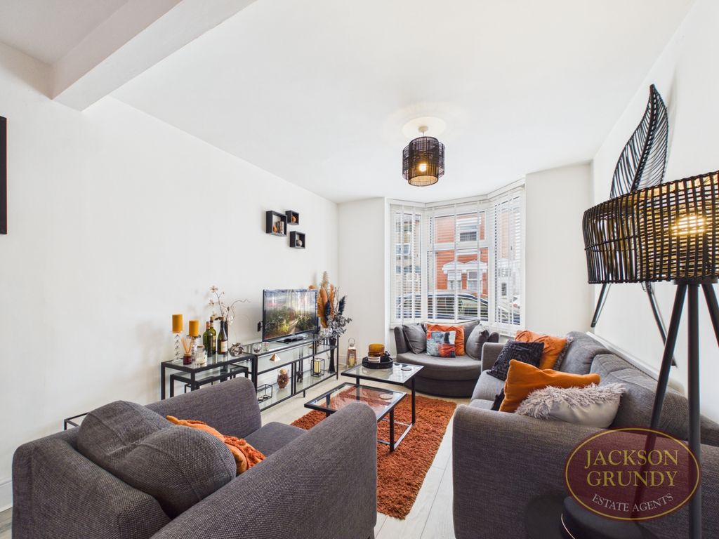 Property photo 2 of 17 Artizan Road