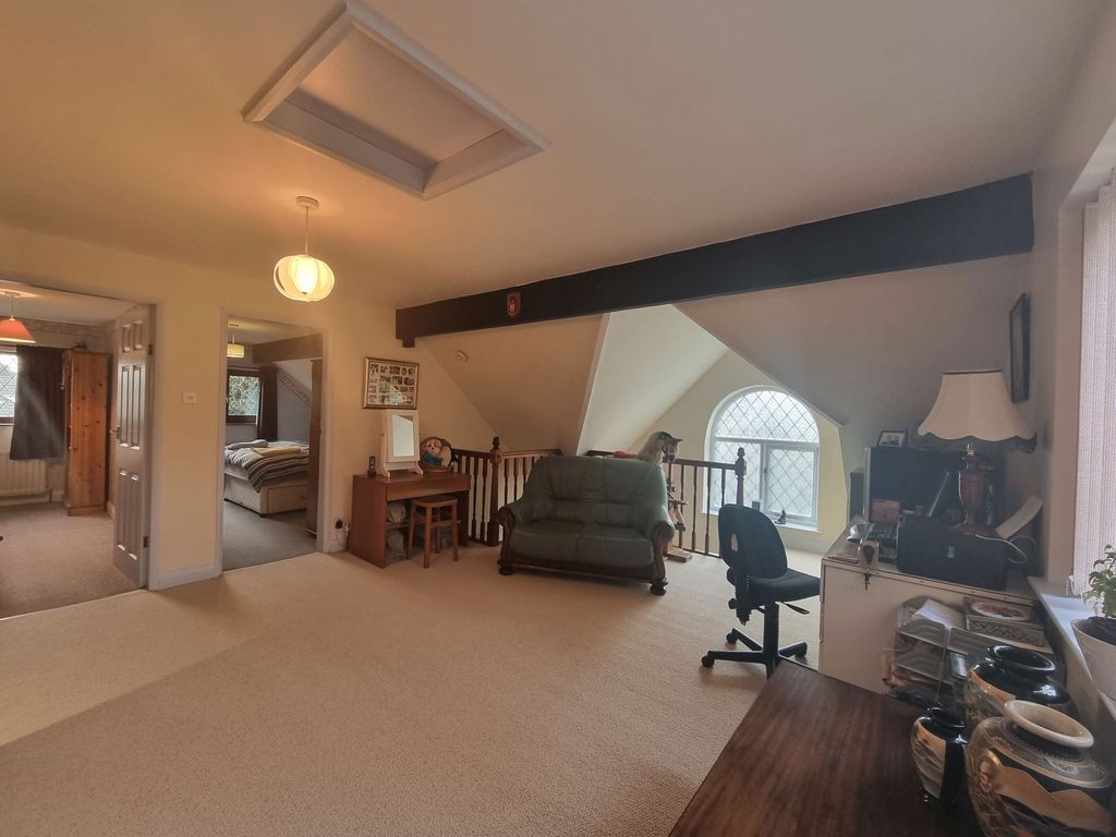 Property photo 3 of 23