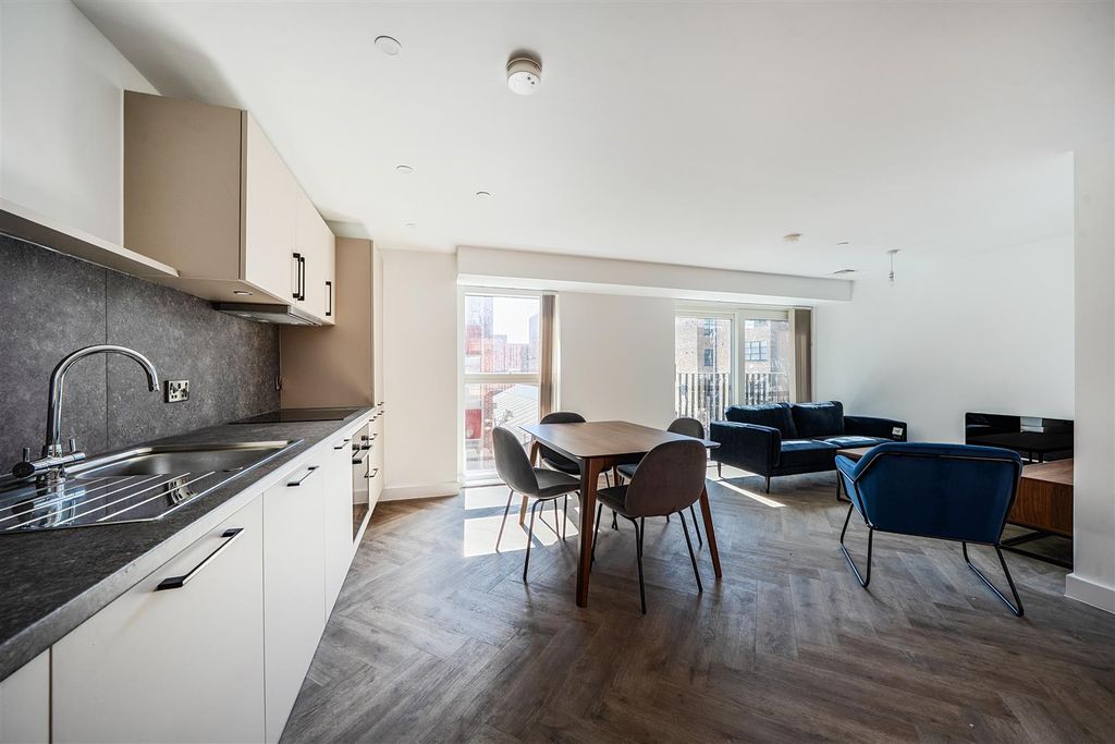 Property photo 2 of 12 1449188-5-69E8Aaee79132.Jpg