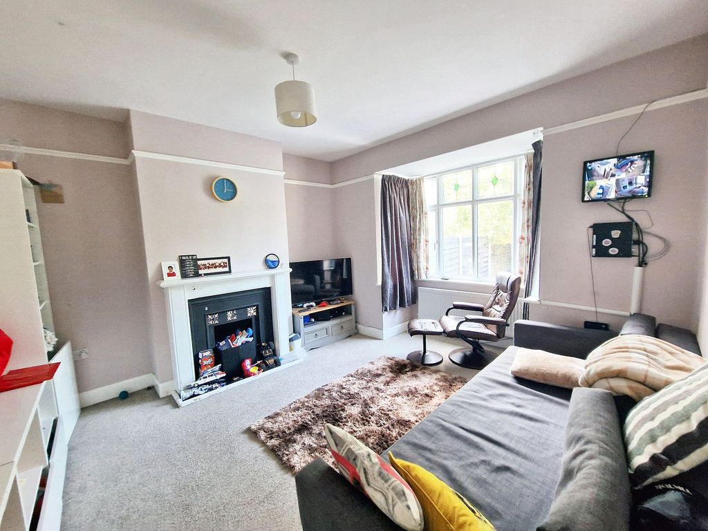 Property photo 2 of 13