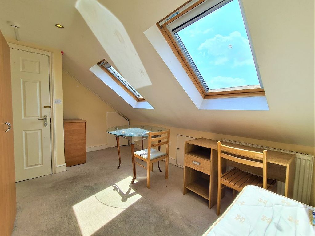 Property photo 2 of 3