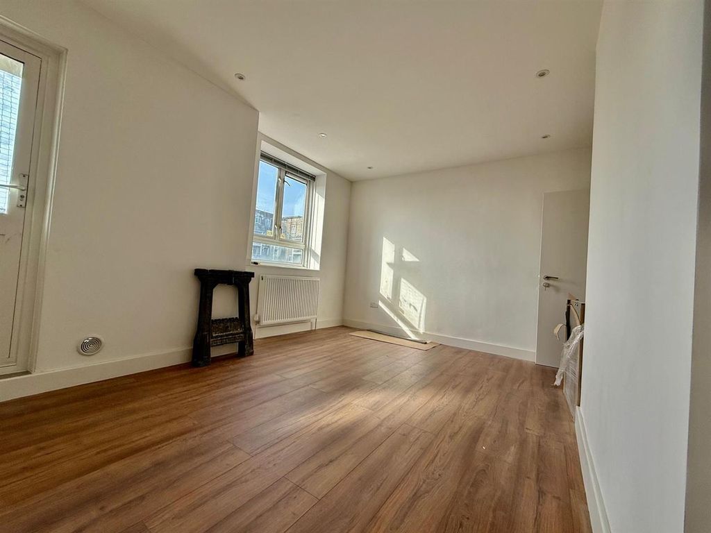 Property photo 3 of 10 Whatsapp Image 2026-03-20 At 16.56.09 #2.Jpeg