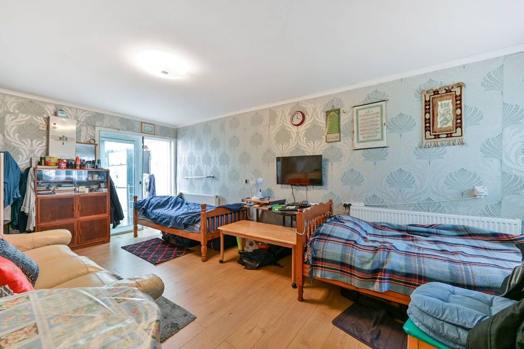 Property photo 3 of 9