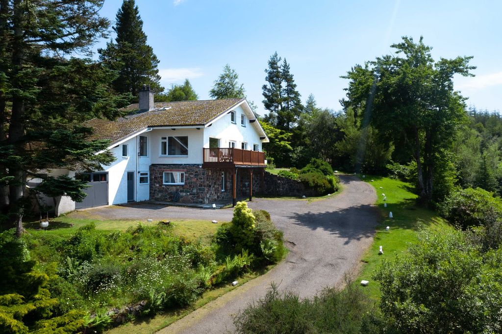 Property photo 2 of 38