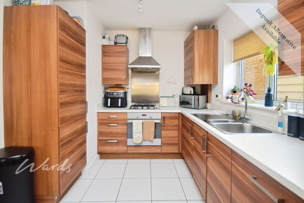 Property photo 3 of 9 Kitchen