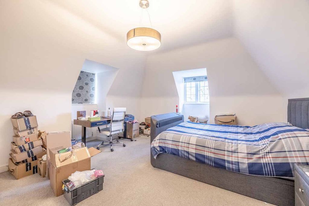 Property photo 3 of 40