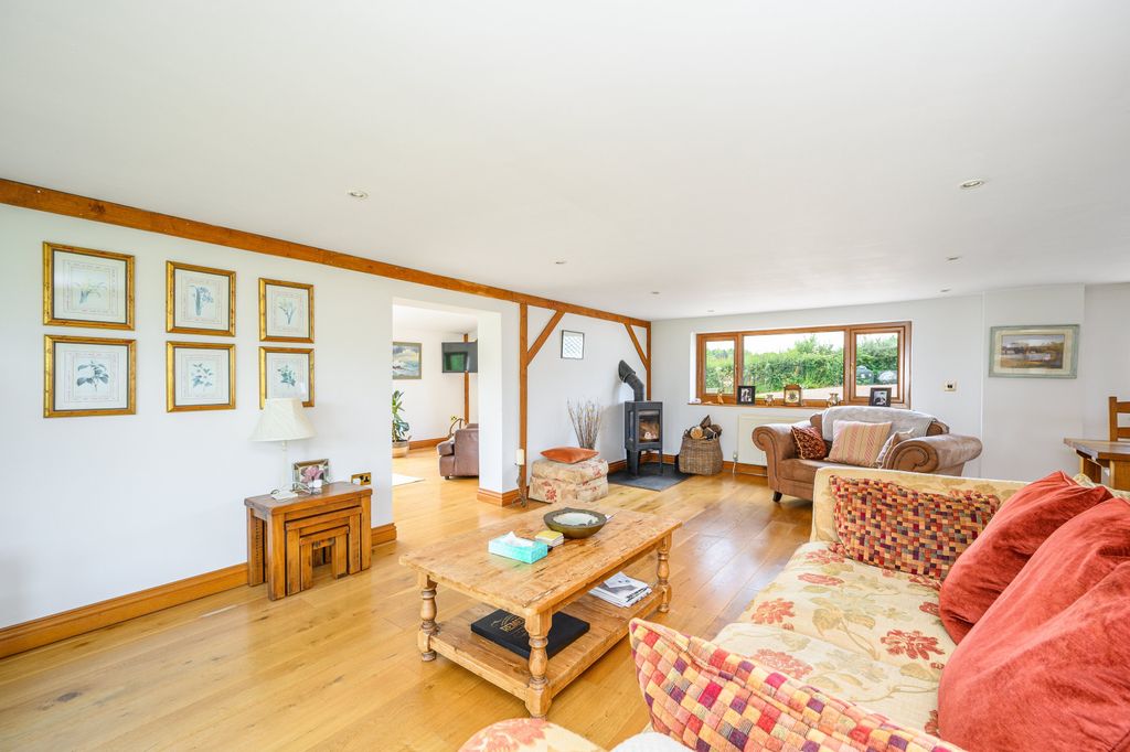 Property photo 2 of 40