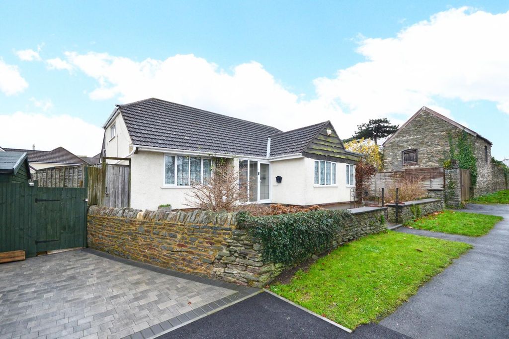 Property photo 1 of 19 Outside