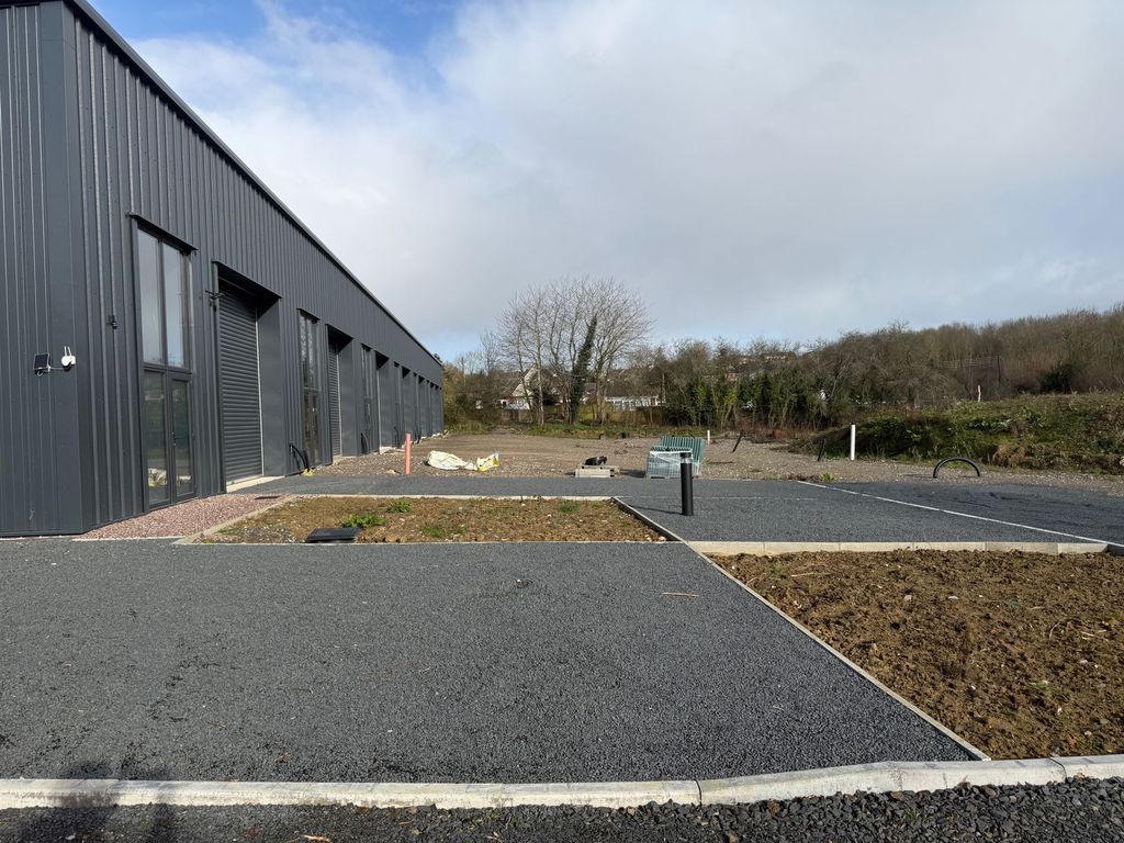 Property photo 3 of 8