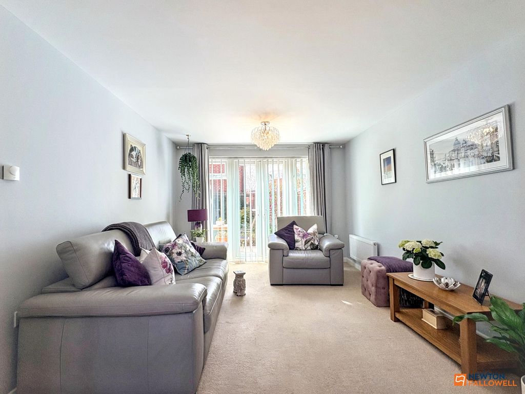 Property photo 2 of 28