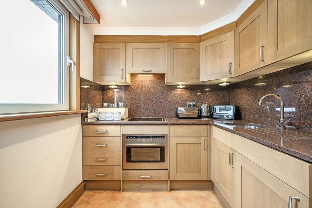 Property photo 3 of 7