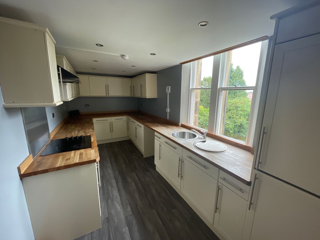 Property photo 2 of 9 Kitchen