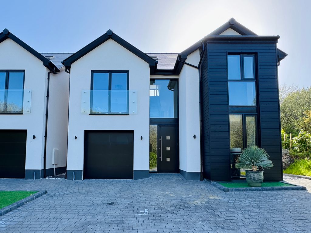 Property photo 1 of 21