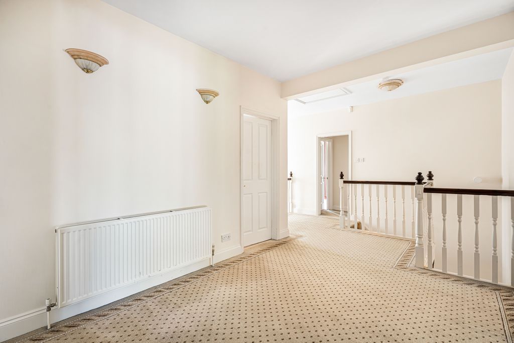 Additional image 11 of 5 bed detached house for saleMymms Drive, Brookmans Park AL9