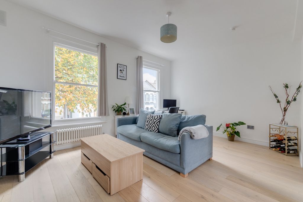 Property photo 2 of 8