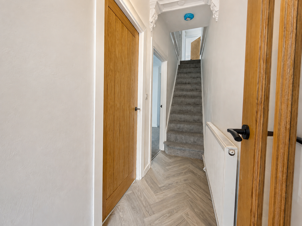 Property photo 2 of 27