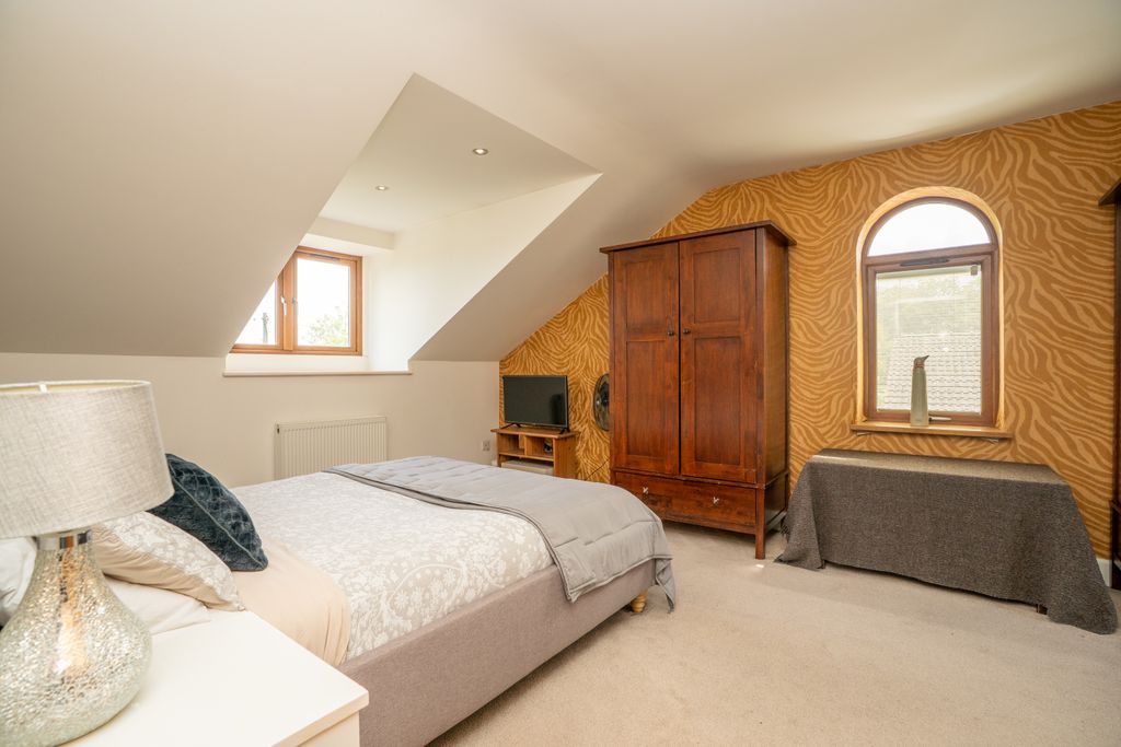 Additional image 14 of 6 bed detached house for saleWild Grove, Pudsey LS28