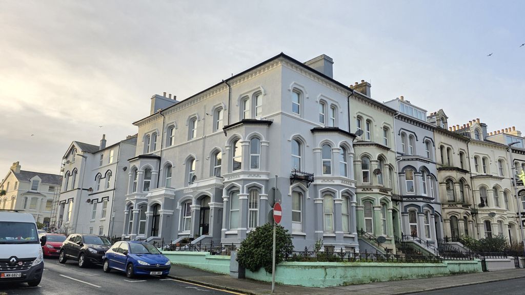 Property photo 3 of 8