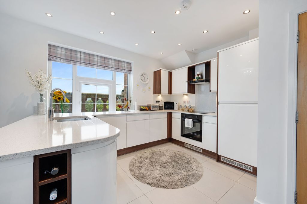 Property photo 2 of 57