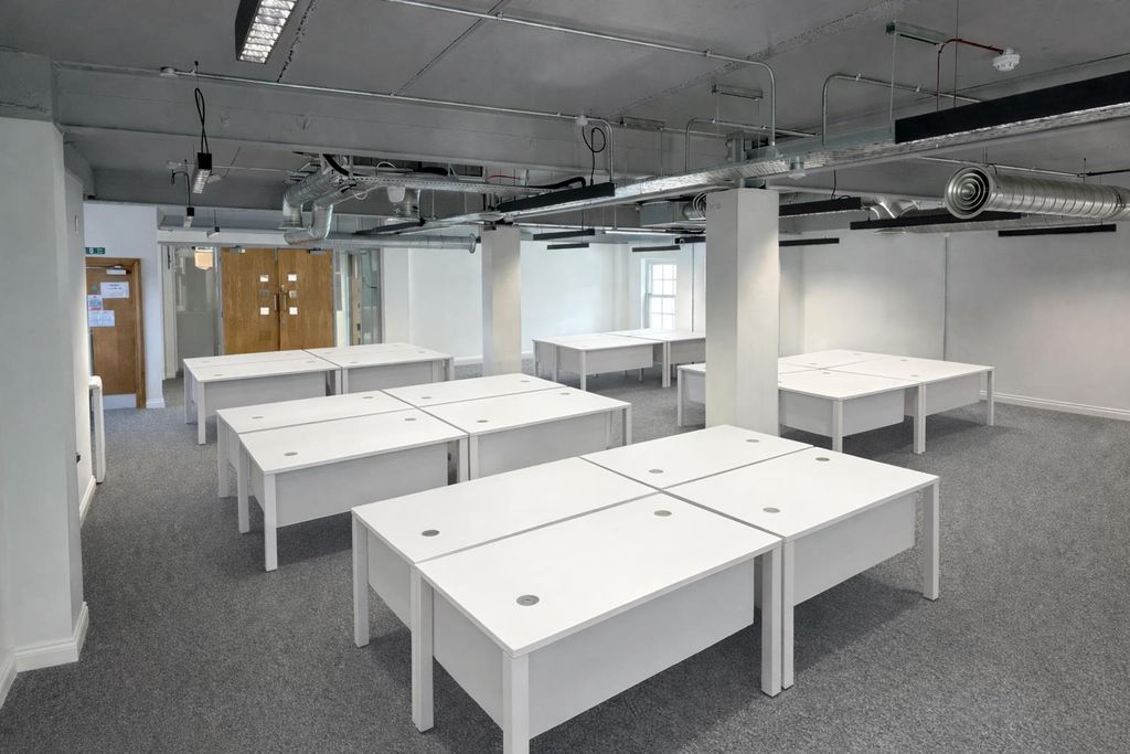 Property photo 1 of 9 Banks Of Desks.Png