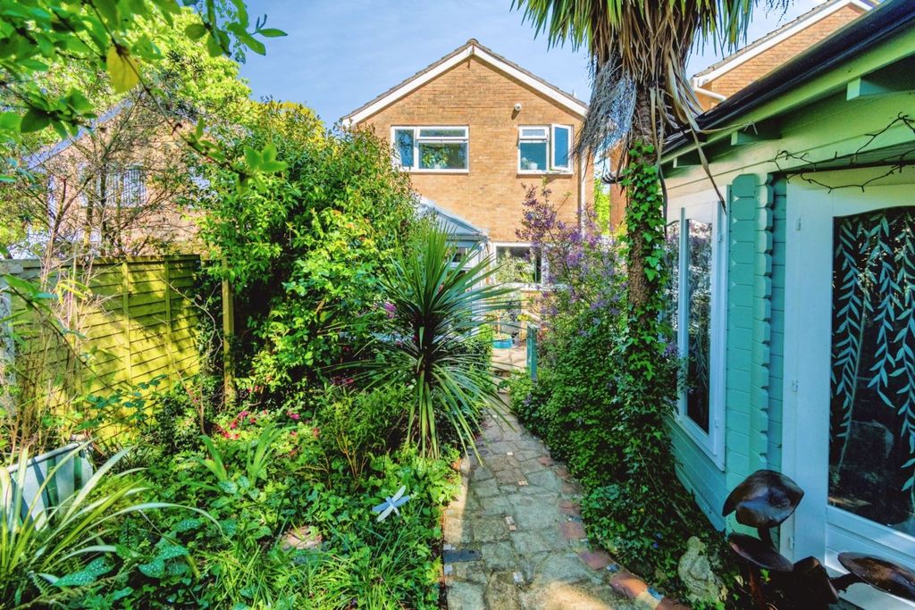Property photo 3 of 19