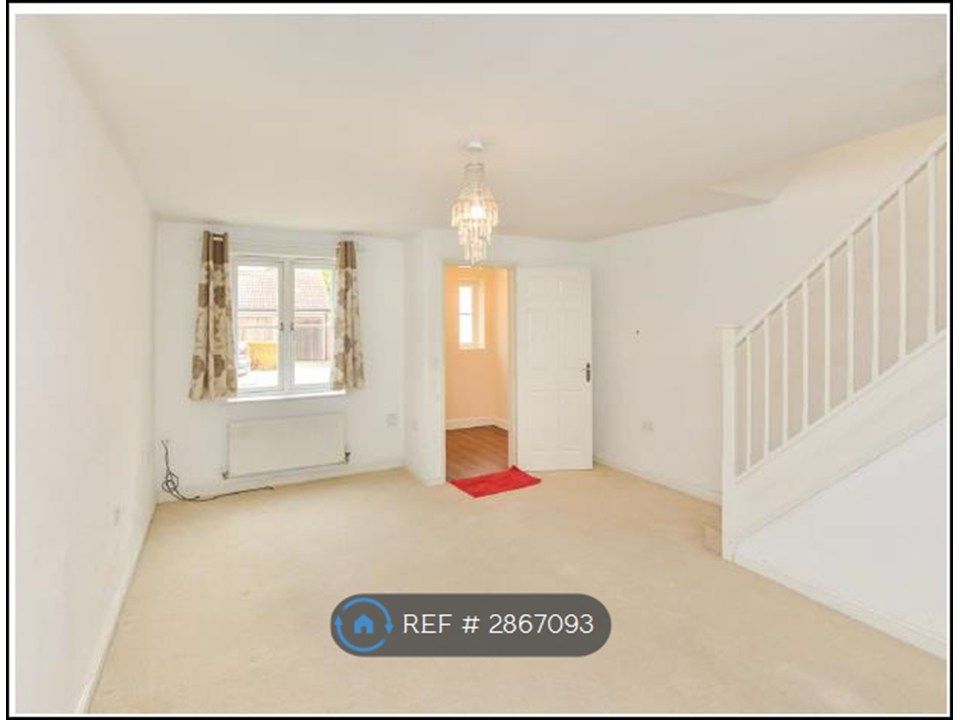 Property photo 2 of 10 Porch And Lounge