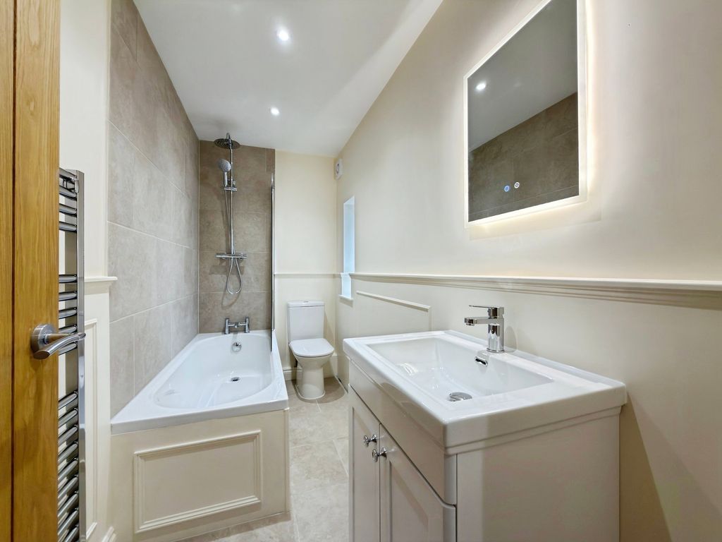 Property photo 3 of 27