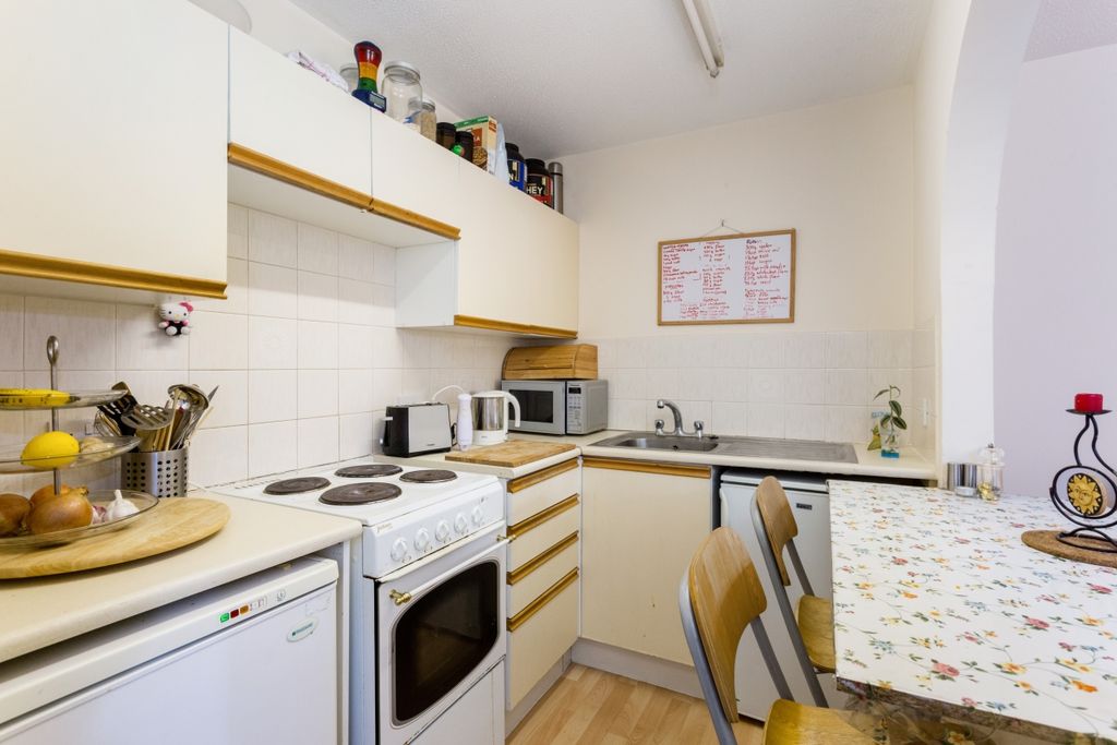 Property photo 3 of 8 59 59 Dorchester ...