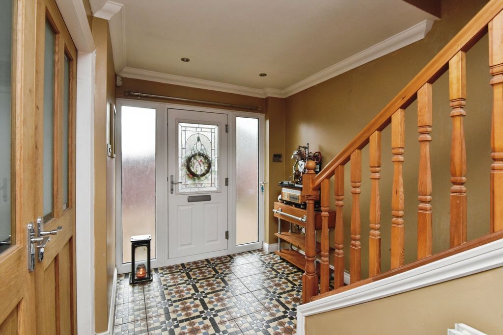 Property photo 2 of 15 Entrance Hallway