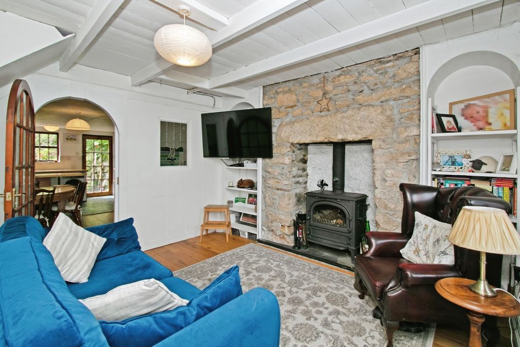 Property photo 2 of 17 Photo