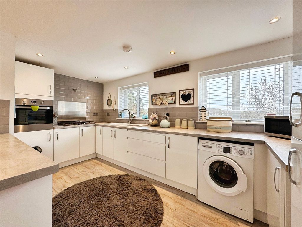 Property photo 2 of 27 Open Plan