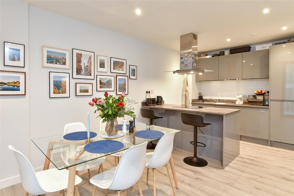 Property photo 3 of 17 Lounge/ Kitchen