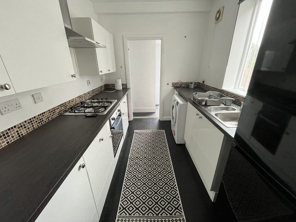 Property photo 3 of 6 Kitchen