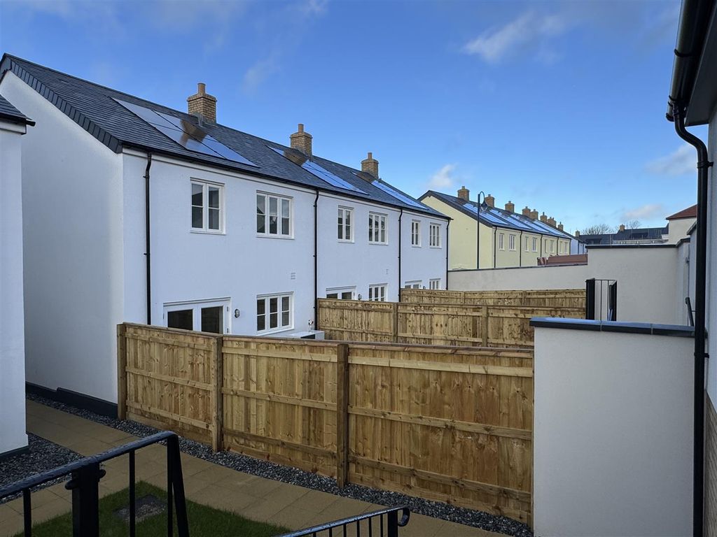 Property photo 2 of 41